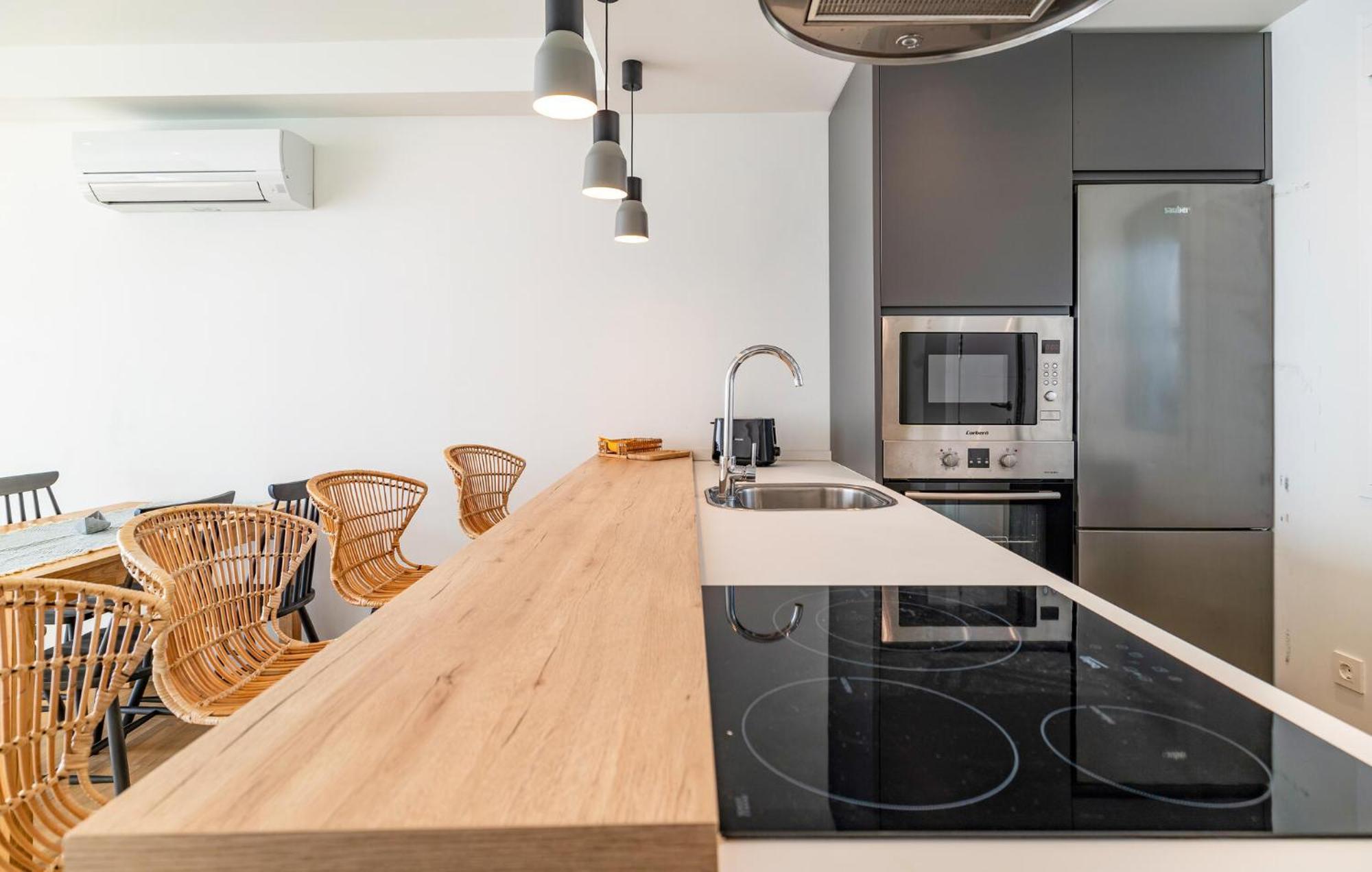 Lovely In With House Sea View Apartment